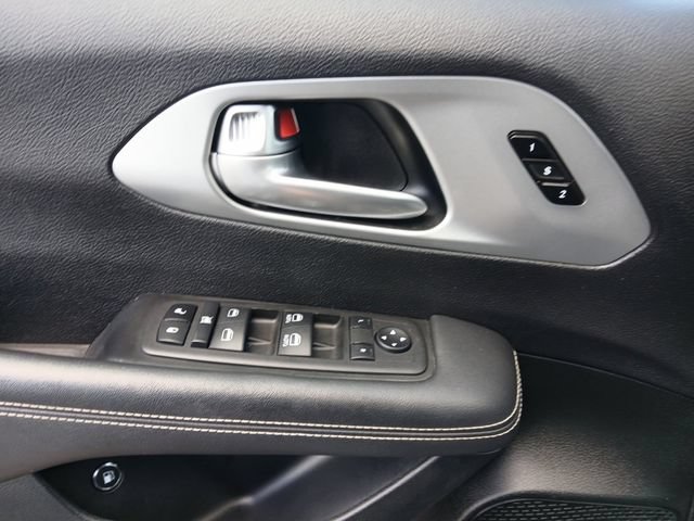 Used 2024 Chrysler Pacifica Limited FWD image 17