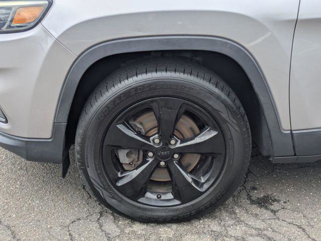 Used 2019 Jeep Cherokee Latitude Plus AWD/4WD image 10