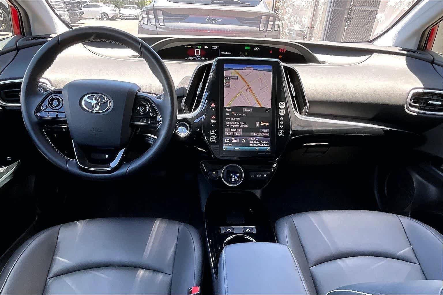 Used 2022 Toyota Prius Prime XLE FWD image 10