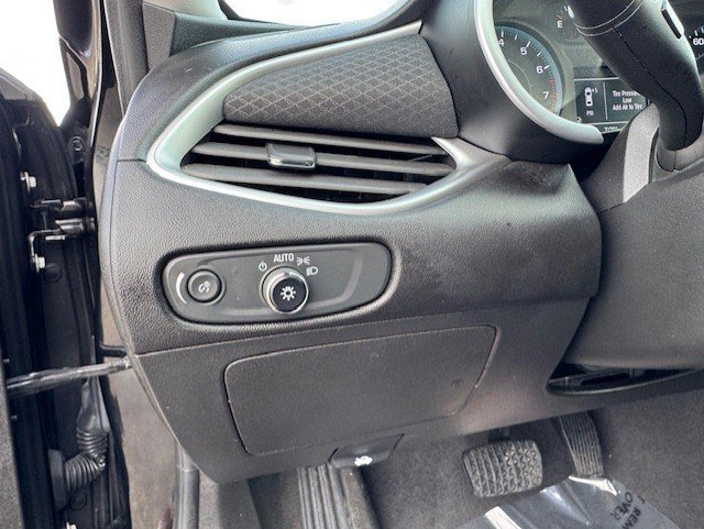 Used 2023 Chevrolet Malibu LT image 14