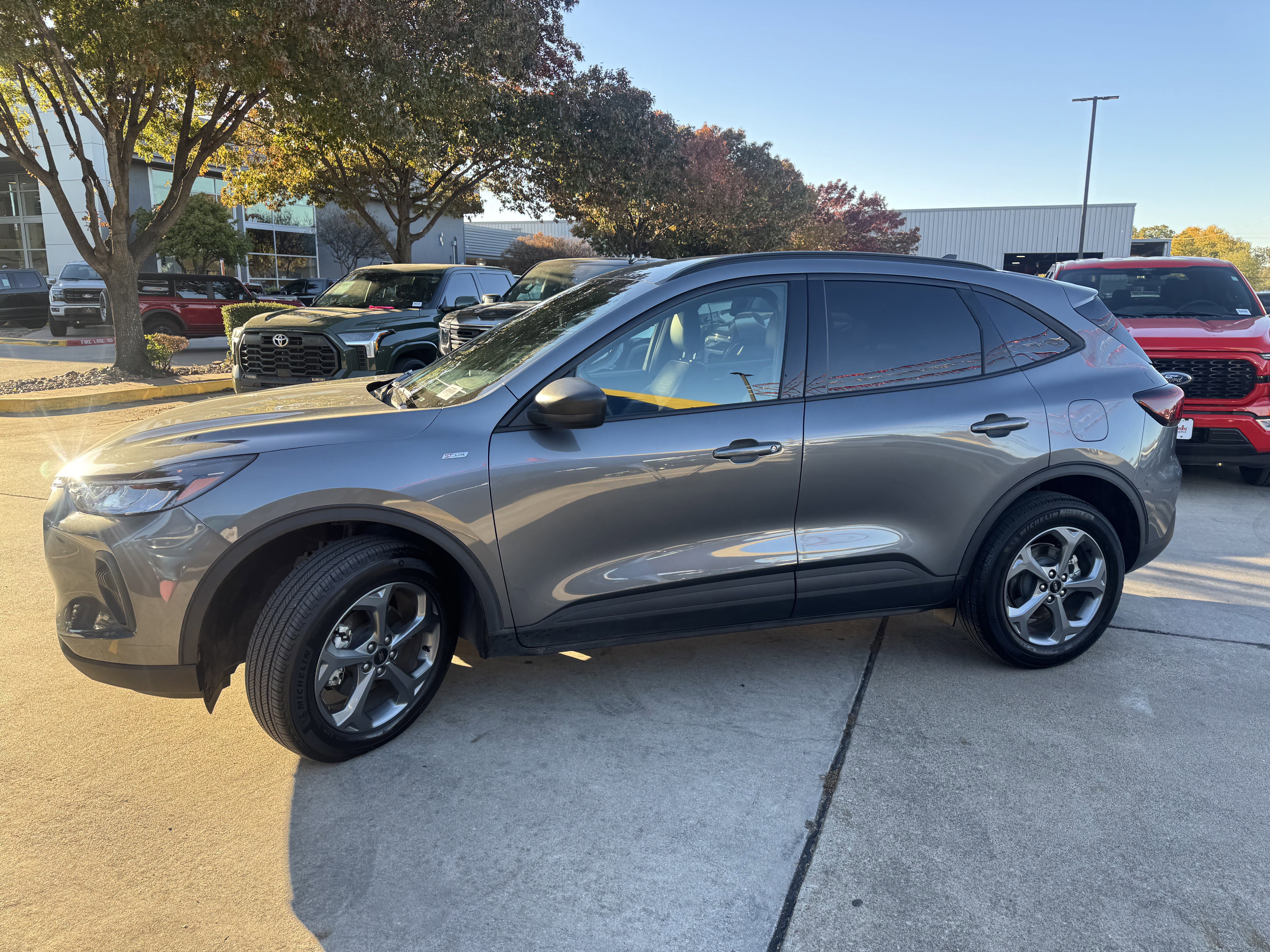 Certified 2025 Ford Escape ST-Line image 7