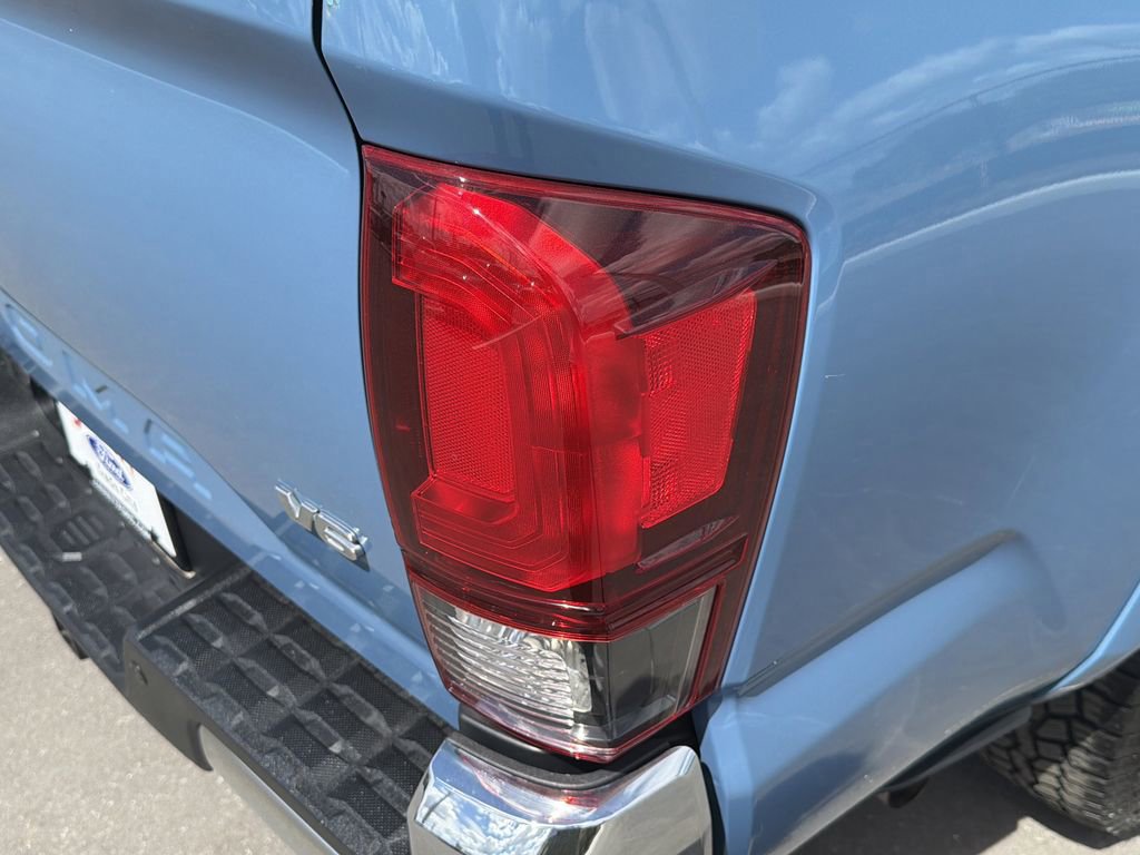 Used 2019 Toyota Tacoma SR5 RWD image 9