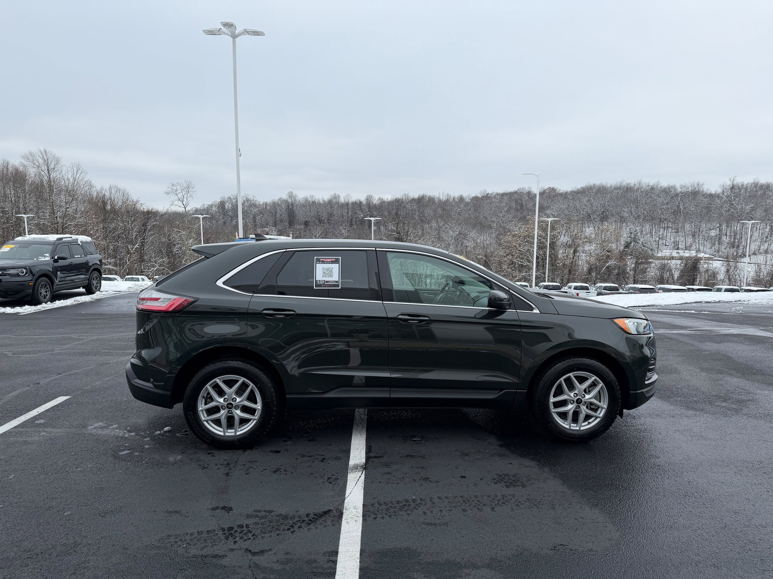 Certified 2024 Ford Edge SEL w/ Convenience Package AWD/4WD image 4