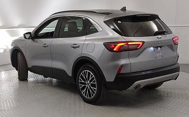 Certified 2023 Ford Escape SE image 4