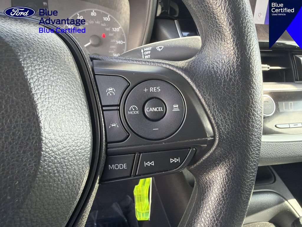 Used 2025 Toyota Corolla LE FWD image 17