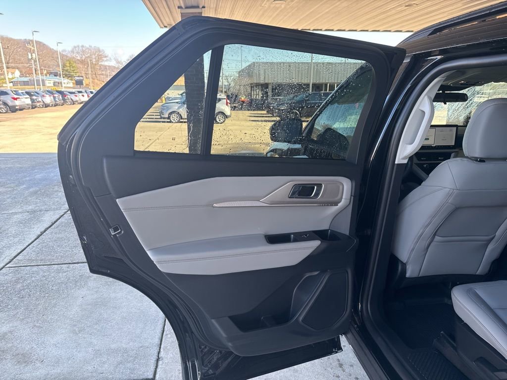 Certified 2025 Ford Explorer Active w/ Active Comfort Package image 19