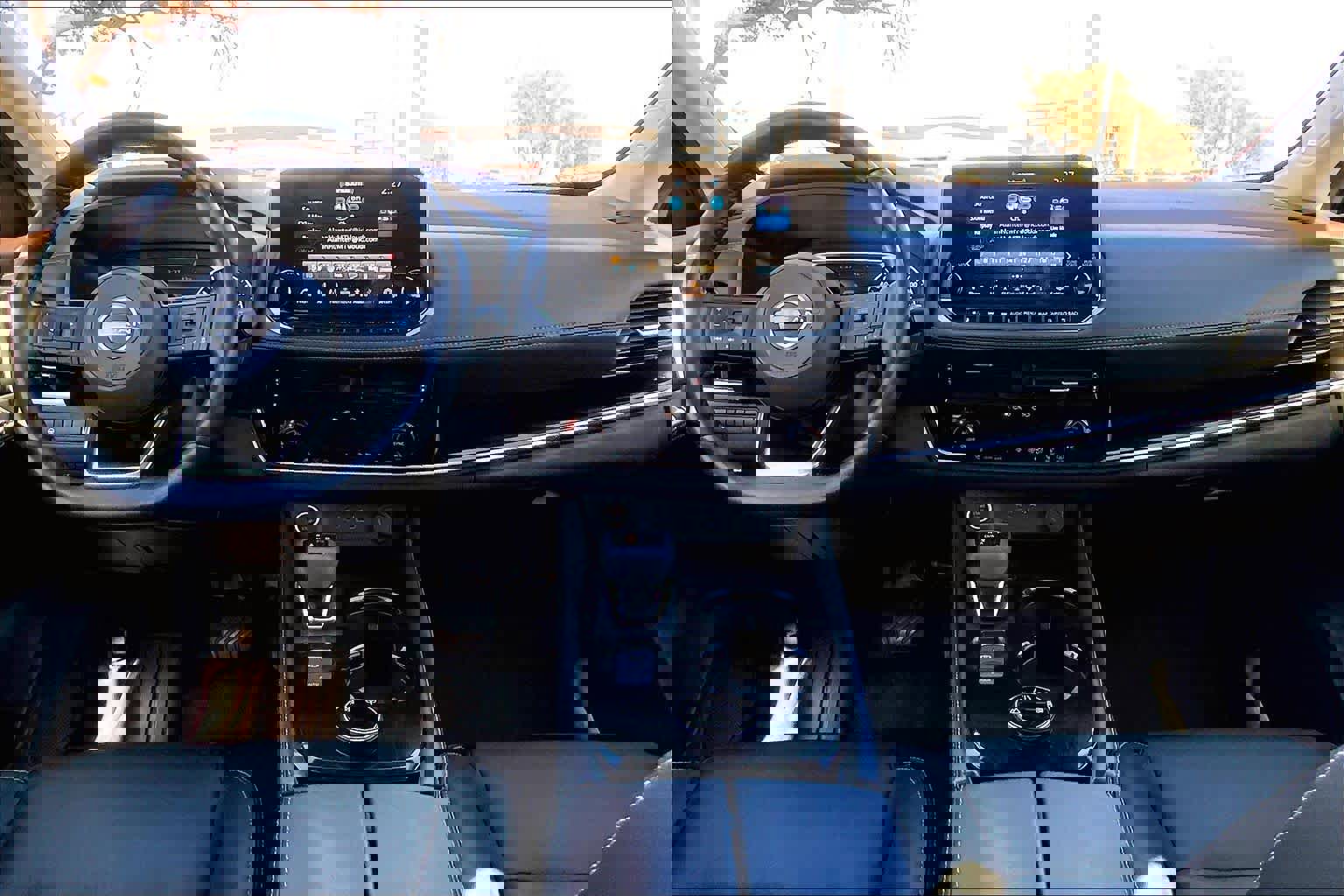 Used 2023 Nissan Rogue SL w/ SL Premium Package image 15