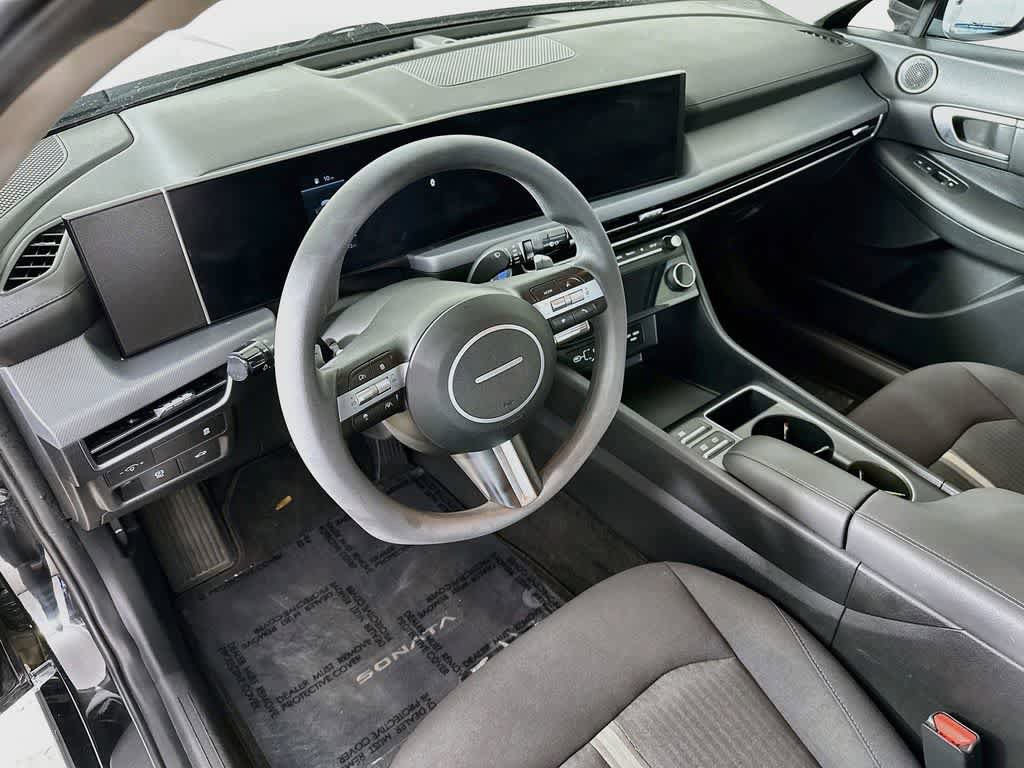 Used 2024 Hyundai Sonata SEL FWD image 2