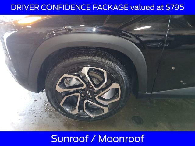 Used 2025 Chevrolet Trax RS w/ Sunroof Package FWD image 4