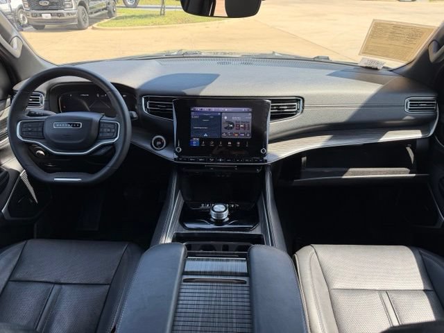 Used 2024 Jeep Wagoneer L Series II w/ Flexible Seating Group RWD image 24