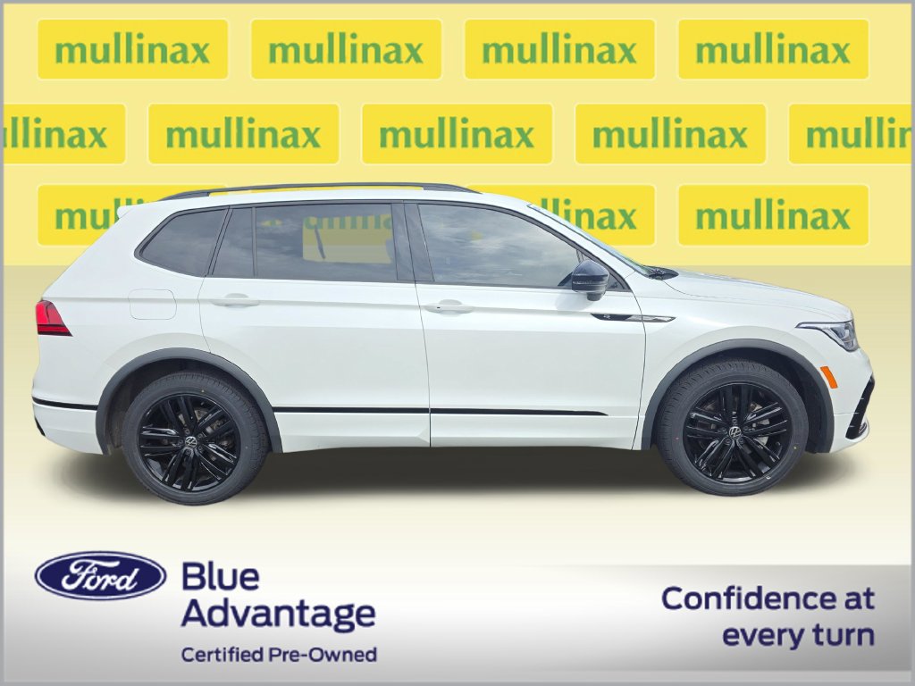 Used 2022 Volkswagen Tiguan SE R-Line AWD/4WD image 2