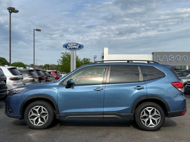 Used 2022 Subaru Forester Premium AWD/4WD image 42