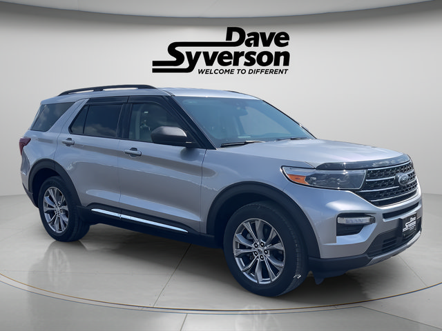 Certified 2023 Ford Explorer XLT w/ Equipment Group 202A AWD/4WD image 3