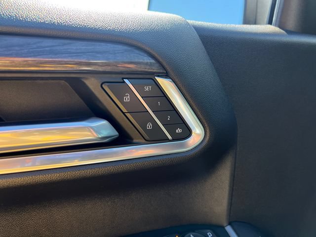 Used 2023 Chevrolet Silverado 1500 LTZ AWD/4WD image 14
