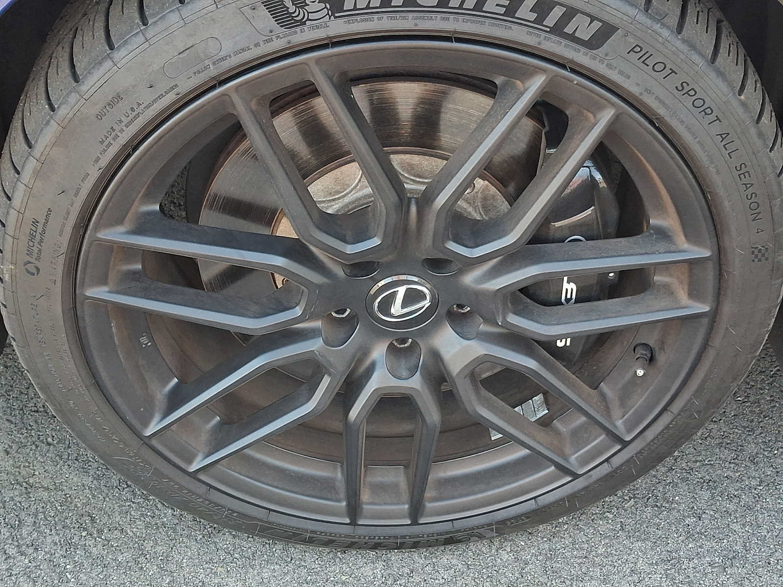 Used 2023 Lexus IS 500 RWD image 8