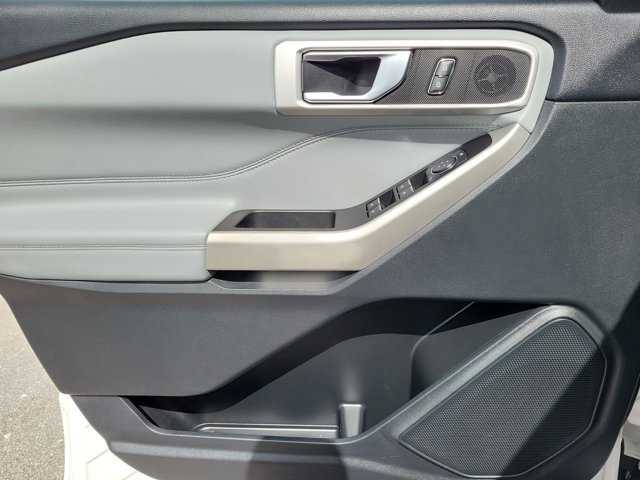 Certified 2022 Ford Explorer XLT w/ Equipment Group 202A image 23