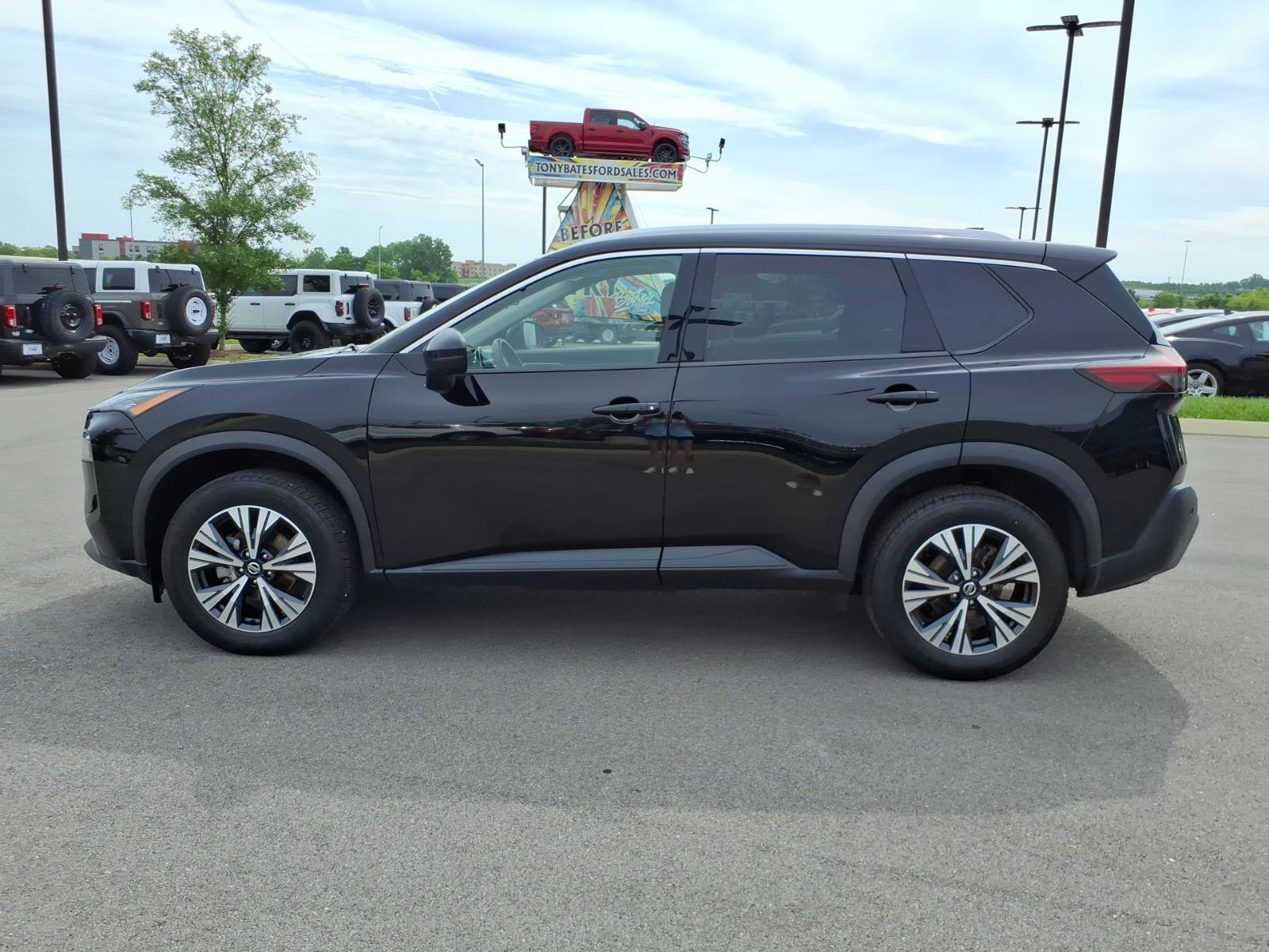 Used 2021 Nissan Rogue SV w/ Premium Package AWD/4WD image 6