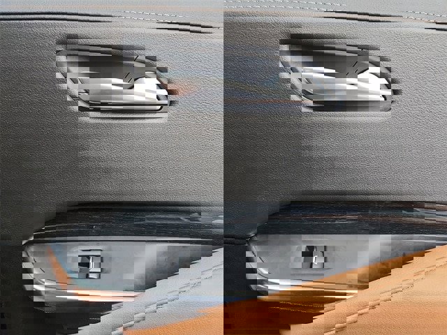 Used 2025 Cadillac XT4 Sport image 30