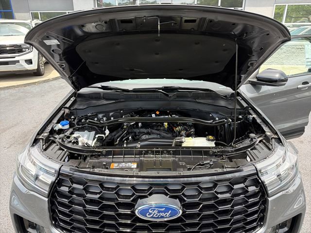 Certified 2025 Ford Explorer ST-Line w/ Premium Package AWD/4WD image 26