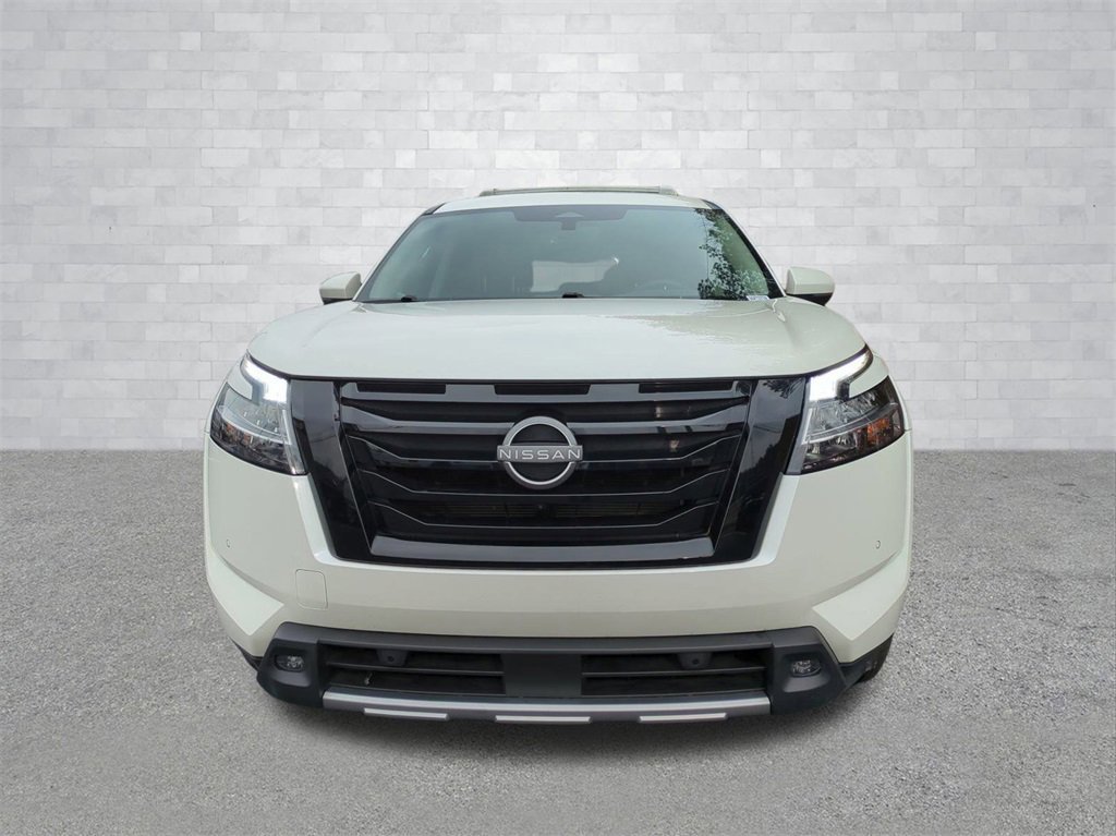 Used 2023 Nissan Pathfinder SL w/ Lighting Package (N92) image 9