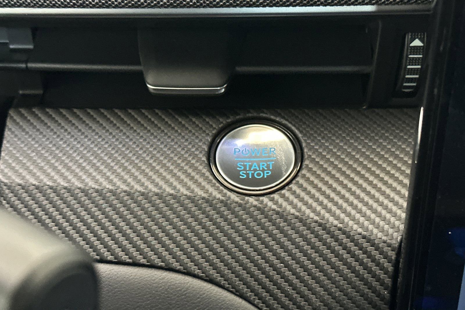 Certified 2025 Ford Mustang Mach-E Premium AWD/4WD image 23