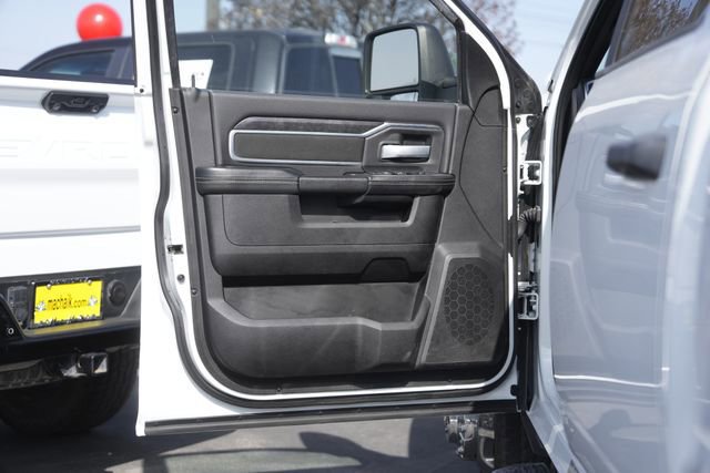 Used 2024 RAM 3500 Big Horn image 29