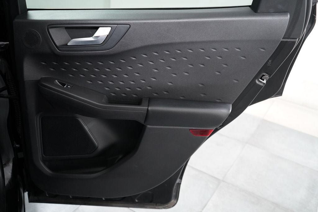 Certified 2020 Ford Escape Titanium AWD/4WD image 25