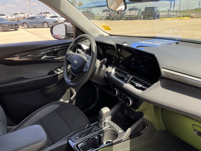 Used 2025 Chevrolet TrailBlazer LT AWD/4WD image 15