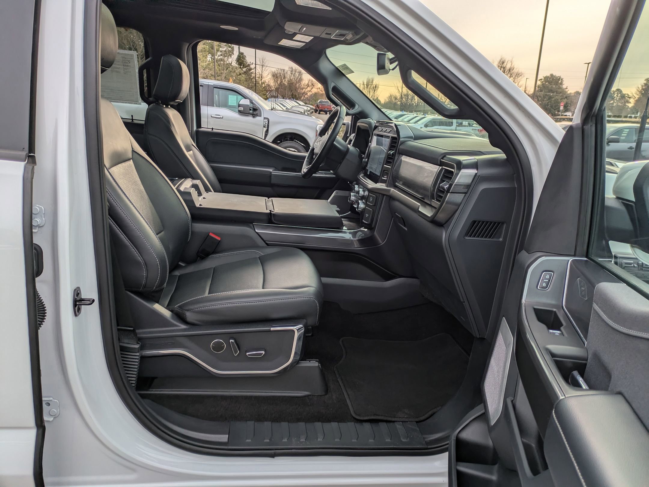 Certified 2023 Ford F150 Lariat w/ Equipment Group 502A High image 44