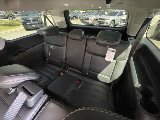 Certified 2025 Ford Expedition Max Platinum w/ Driver's Package AWD/4WD image 19