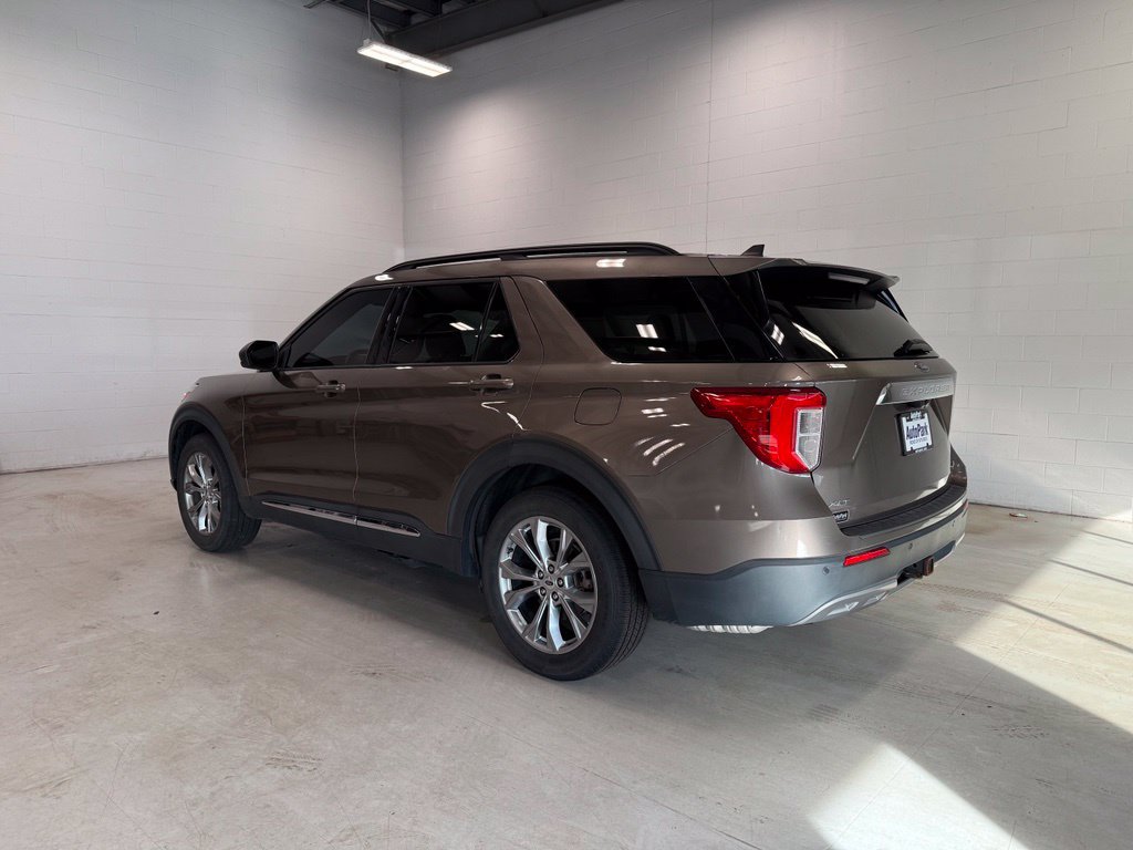 Certified 2021 Ford Explorer XLT w/ Equipment Group 202A AWD/4WD image 5