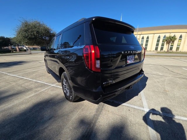 Certified 2025 Ford Expedition Active image 3