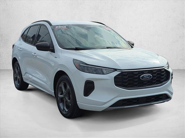 Certified 2023 Ford Escape ST-Line w/ Tech Pack #1 FWD image 3