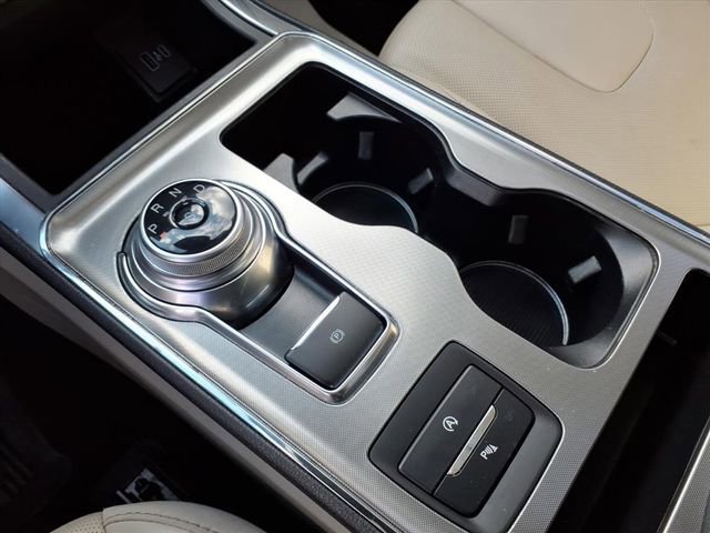 Certified 2022 Ford Edge Titanium w/ Equipment Group 301A image 28