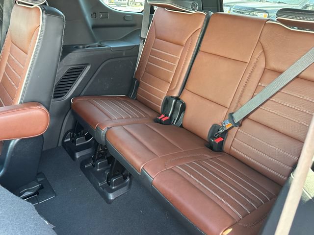 Used 2023 GMC Yukon Denali Ultimate AWD/4WD image 18