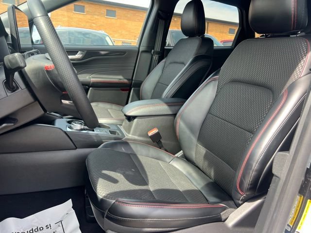 Certified 2024 Ford Escape ST-Line w/ Tech Pack #1 AWD/4WD image 19