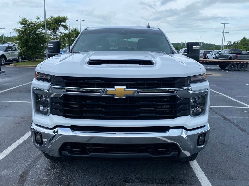 Used 2025 Chevrolet Silverado 2500 LT AWD/4WD image 2