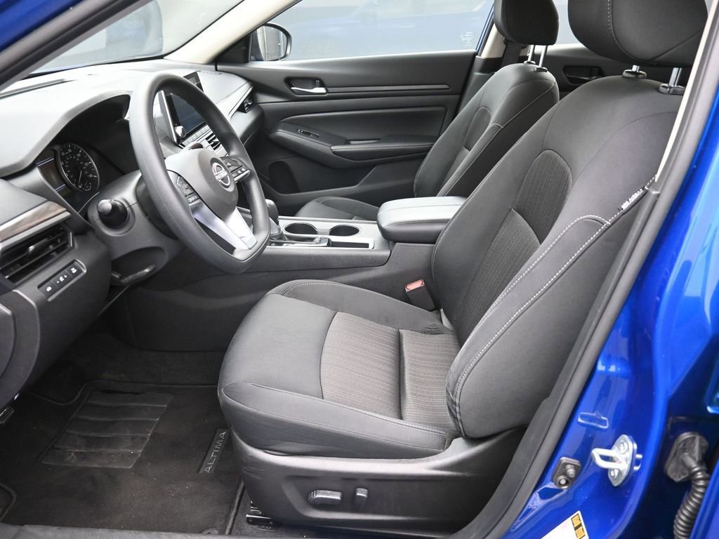 Used 2025 Nissan Altima 2.5 SV image 21