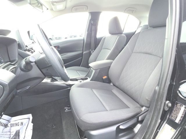 Used 2025 Toyota Corolla LE image 21