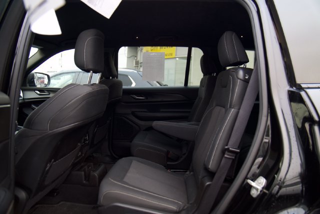 Used 2024 Jeep Grand Cherokee L Laredo RWD image 27
