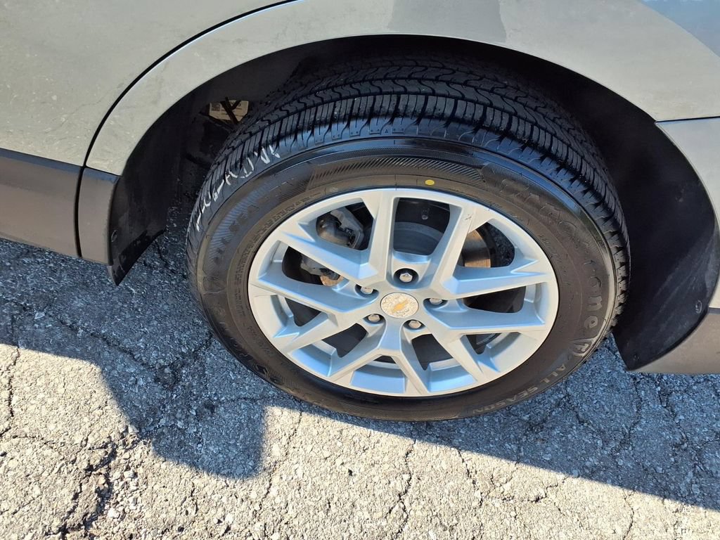 Used 2023 Chevrolet Equinox LT FWD image 34