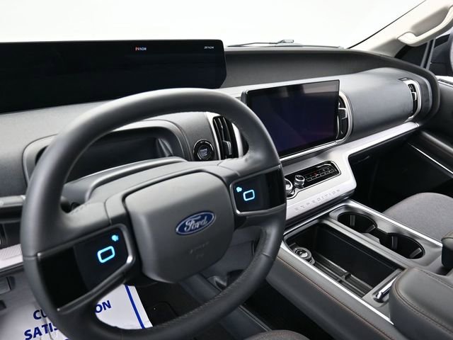 Certified 2025 Ford Expedition Active image 24