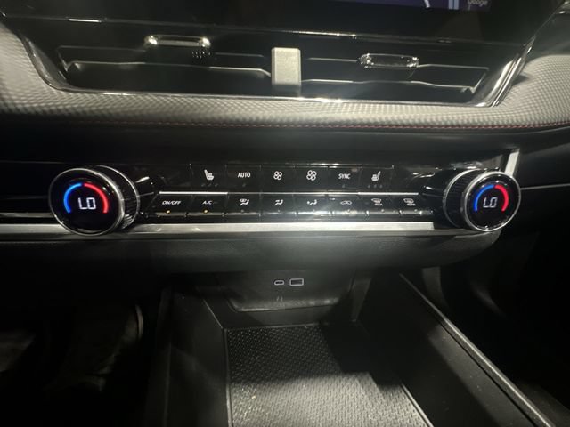 Used 2025 Chevrolet Equinox RS FWD image 21