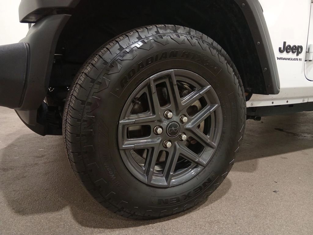 Used 2024 Jeep Wrangler Sport S image 16