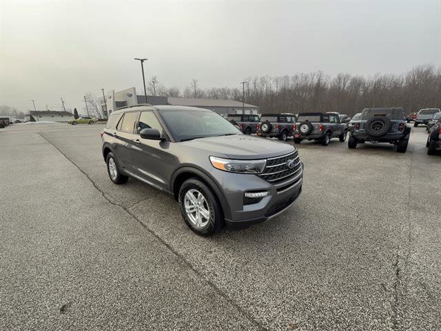 Certified 2023 Ford Explorer XLT w/ Equipment Group 202A AWD/4WD image 7