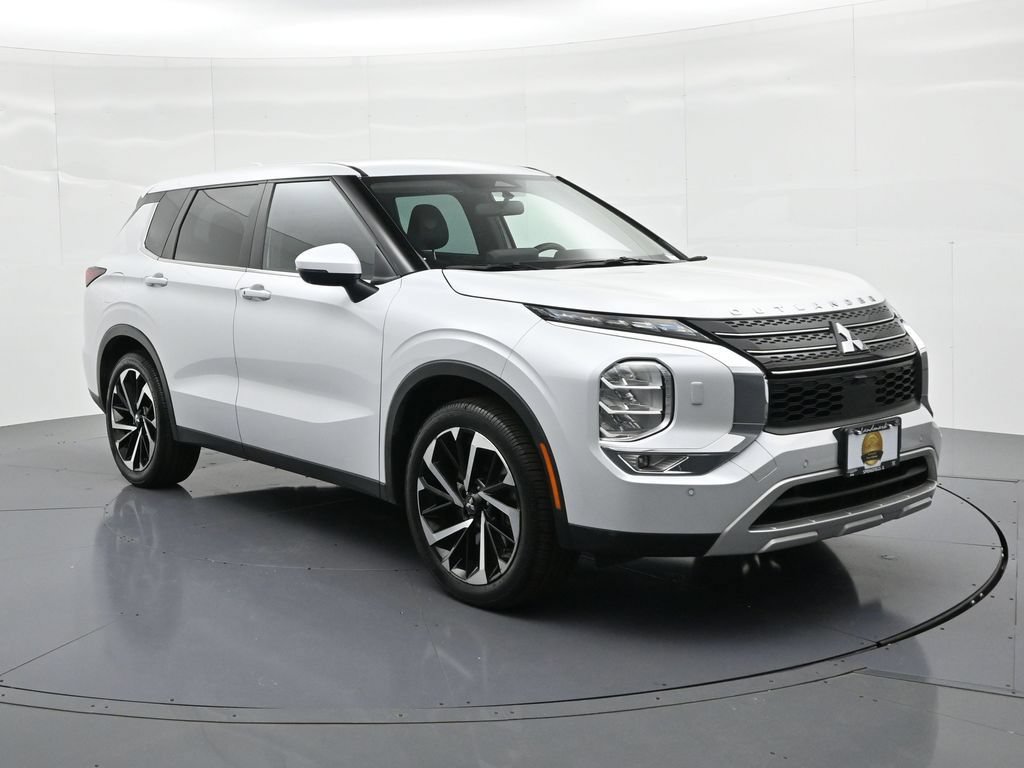 Used 2023 Mitsubishi Outlander SE AWD/4WD image 4