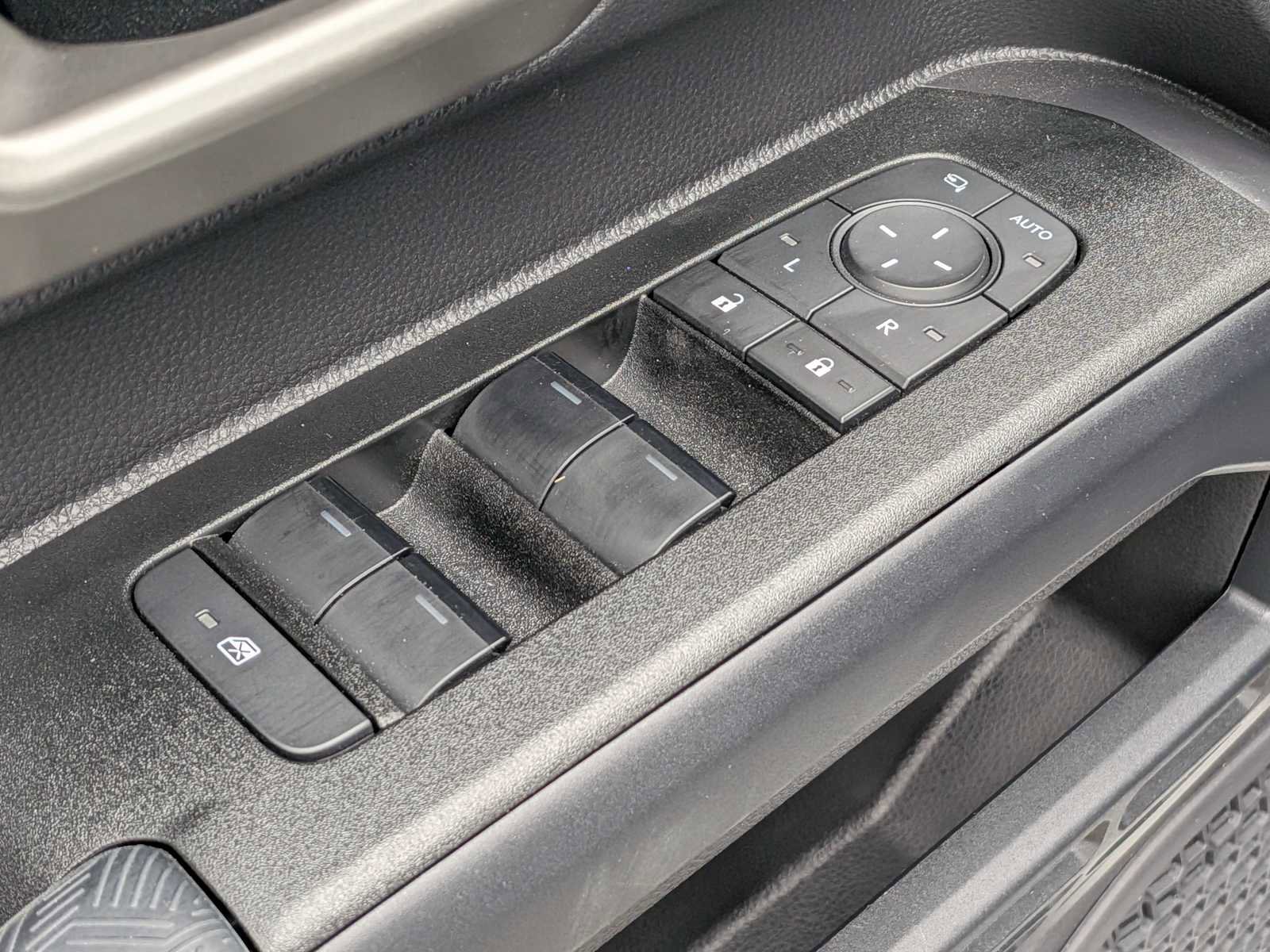 Used 2025 Toyota 4Runner Limited AWD/4WD image 19