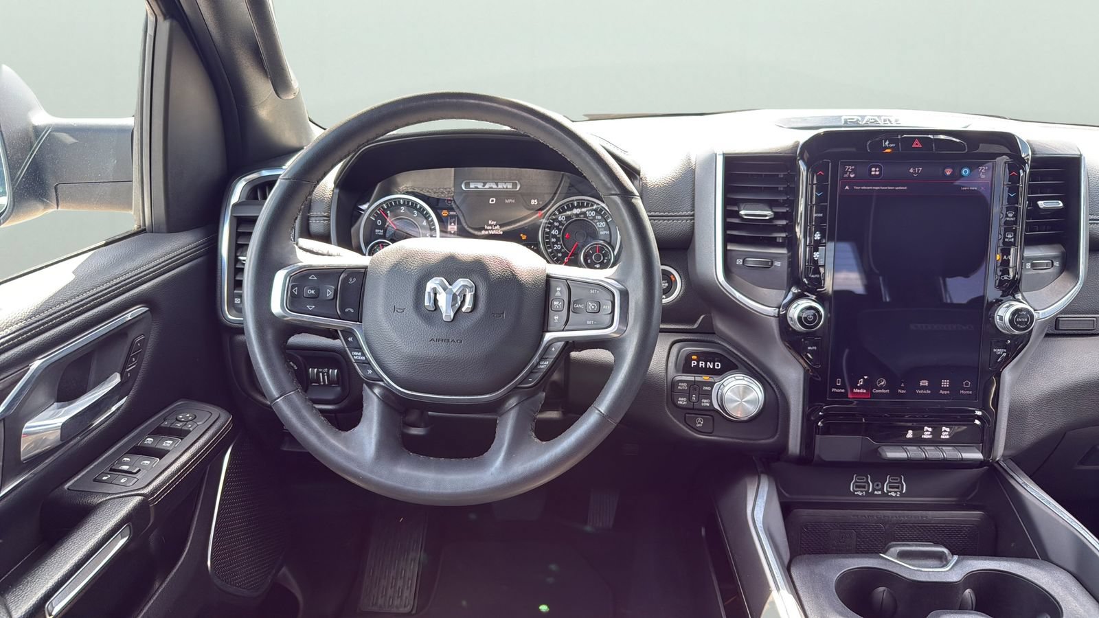 Used 2025 RAM 1500 Laramie AWD/4WD image 12