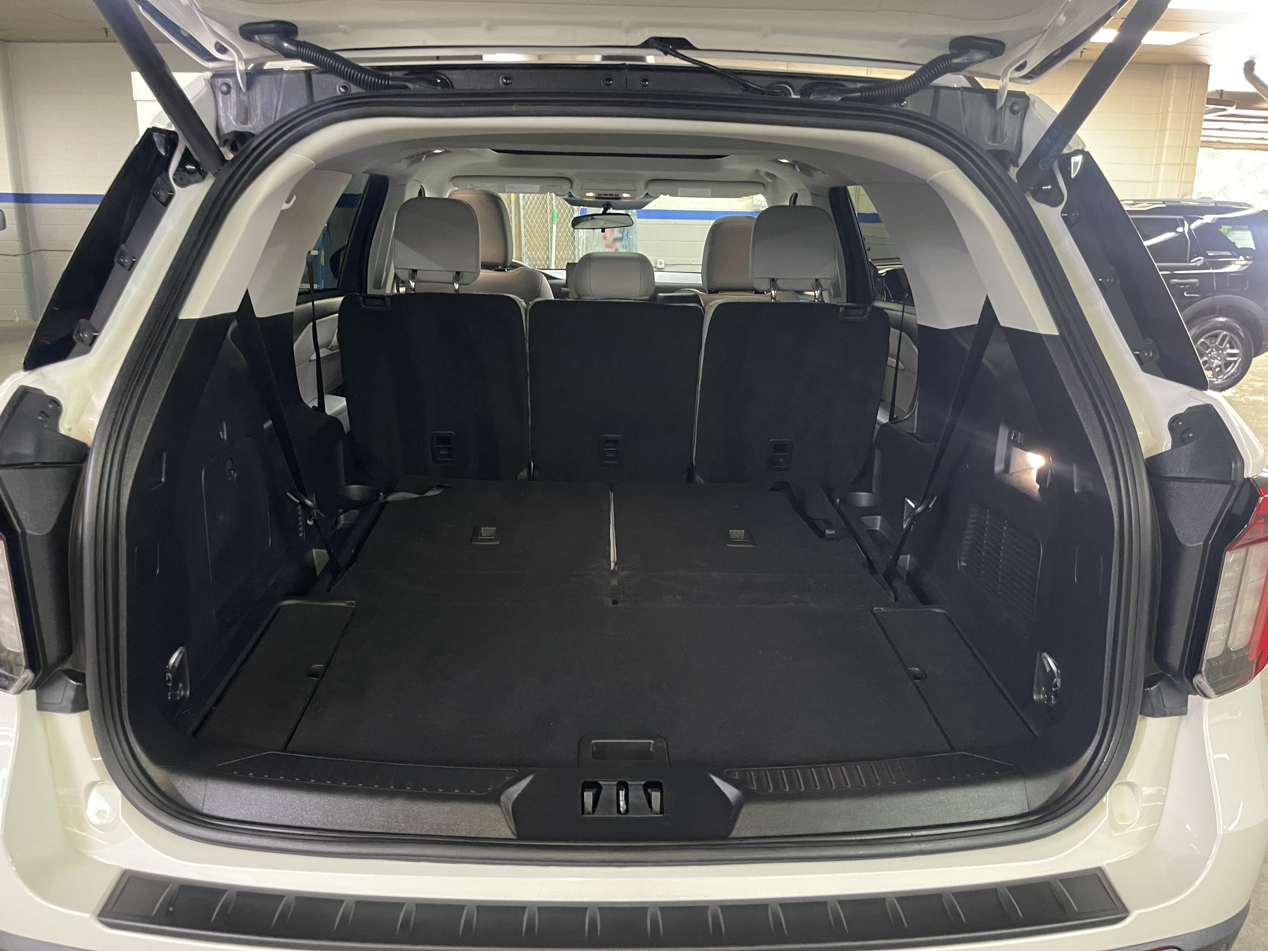 Certified 2025 Ford Explorer Active w/ Active Comfort Package AWD/4WD image 22