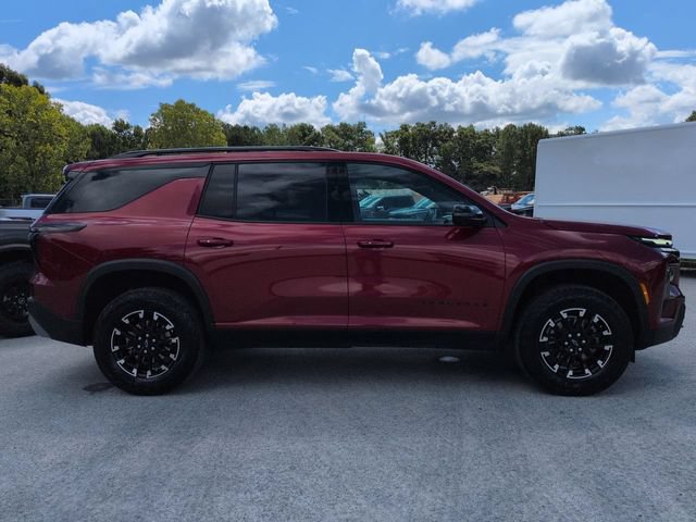 Used 2024 Chevrolet Traverse Z71 AWD/4WD image 3